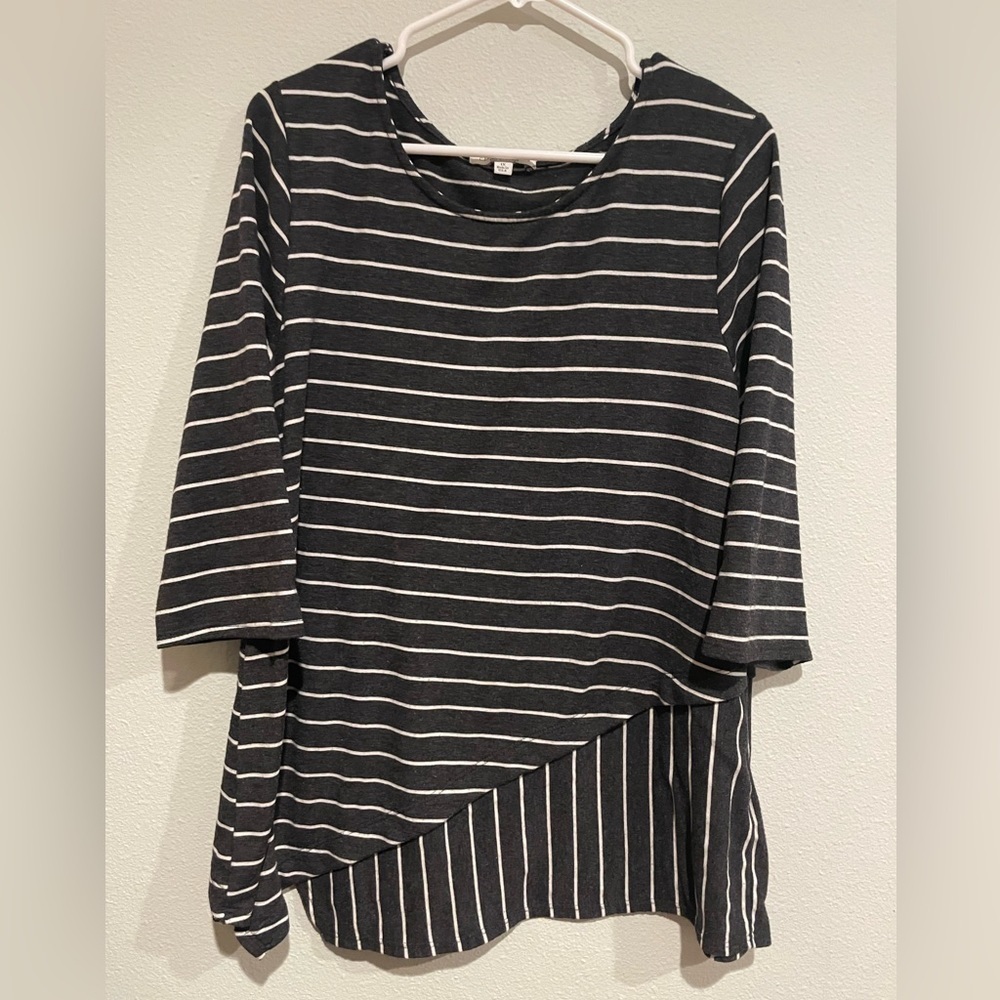 Women’s Green Envelope dark gray and white strip tunic. Handkerchief hem…